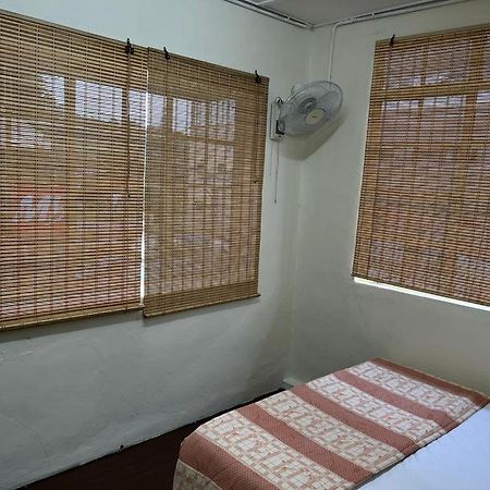 De Cameron Guest House Тана Рата Екстериор снимка