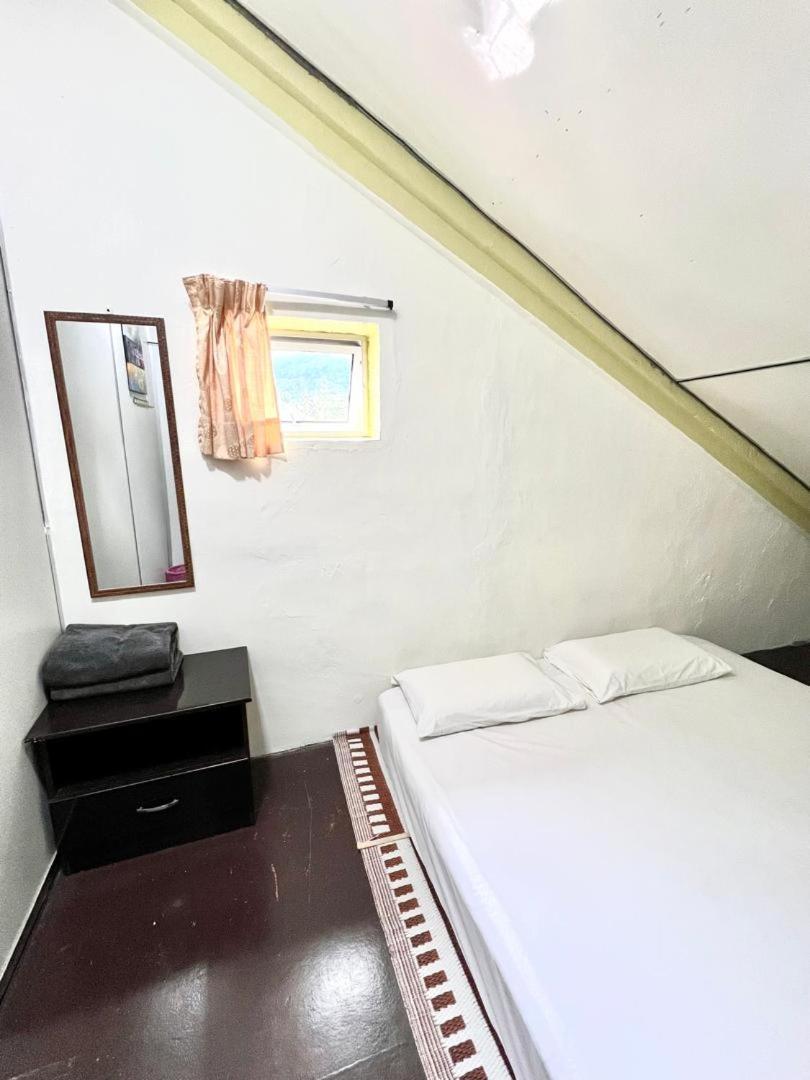 De Cameron Guest House Тана Рата Екстериор снимка